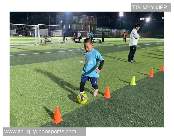 英国足球球星与小球迷携手共筑梦想桥梁见证足球热情传递 英国足球球星与小球迷携手共筑梦想桥梁见证足球热情传递